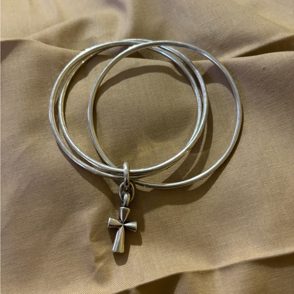 Retired James Avery St Teresa Triple Linked Bracelet size Medium - Picture 3 of 6